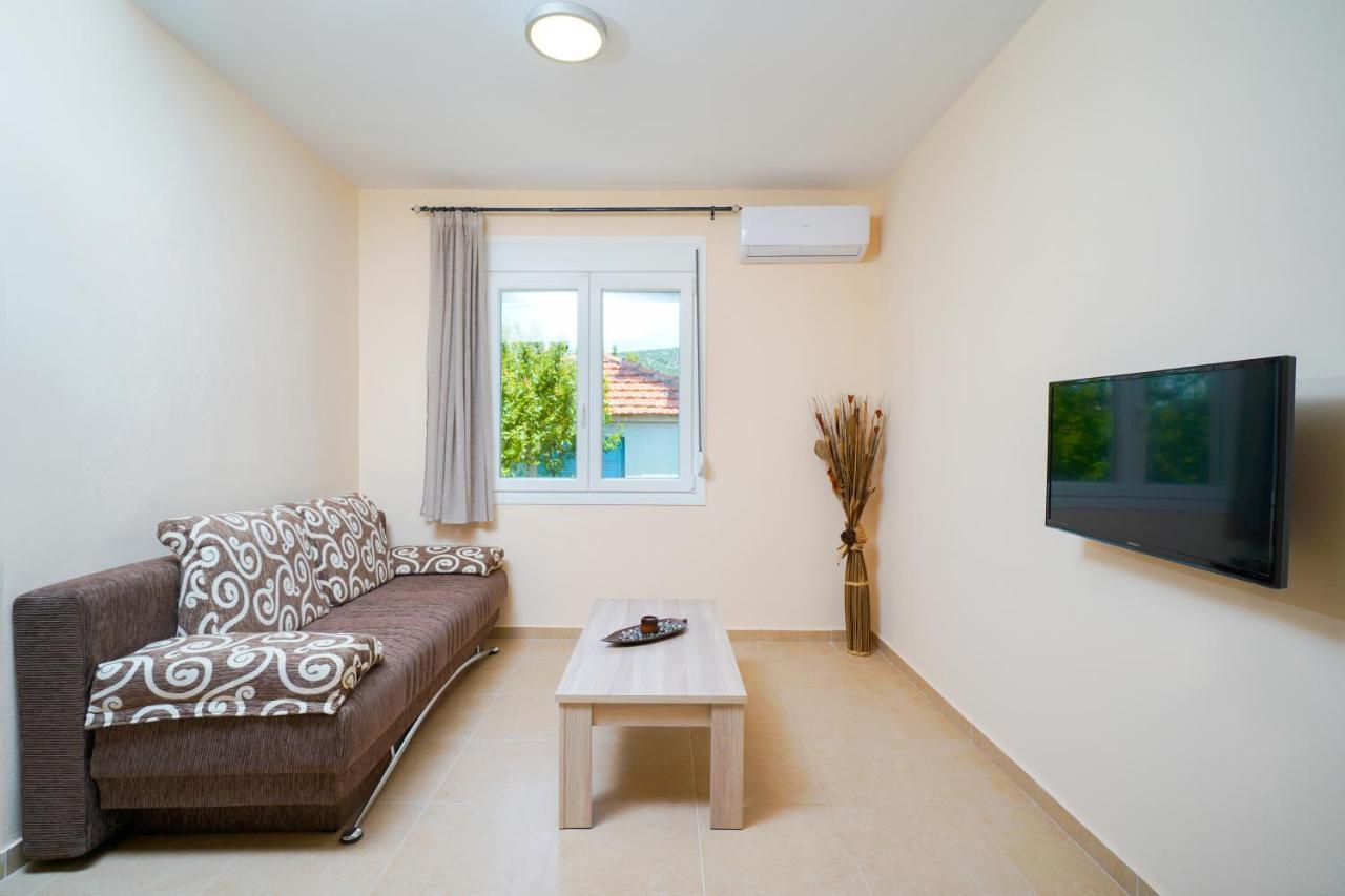 Theodore Apartments Skála Marión 外观 照片