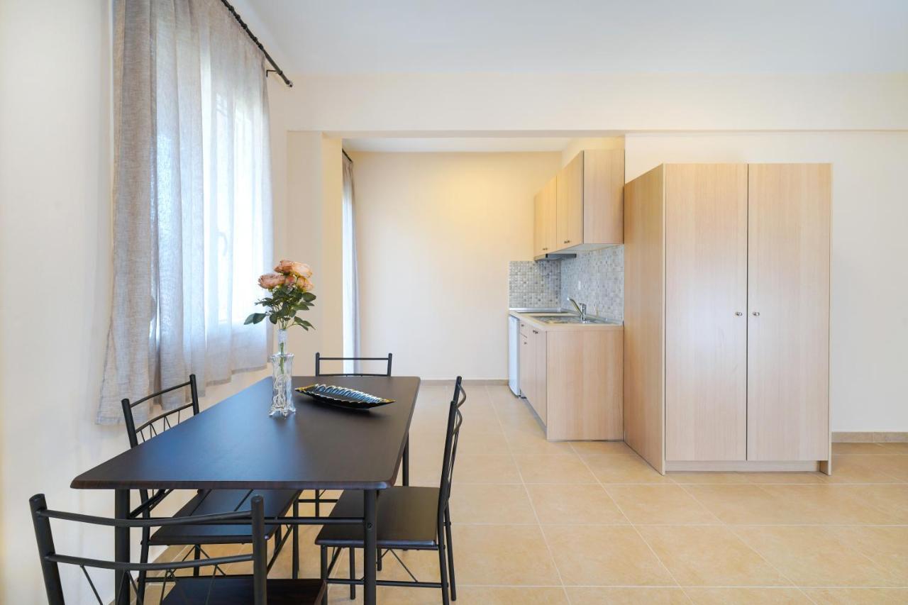 Theodore Apartments Skála Marión 外观 照片
